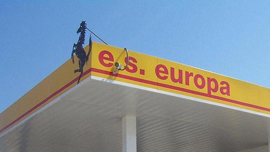 Suceso. La gasolinera en la que se halló el cadáver.