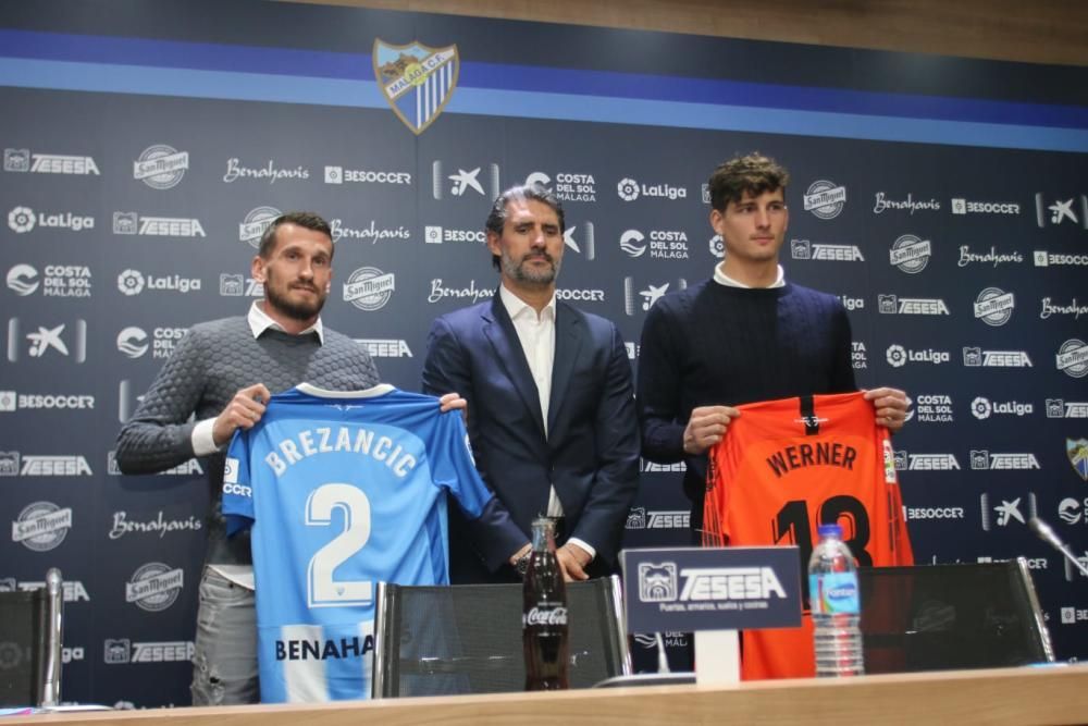 El lateral zurdo y el guardameta, presentados como nuevos jugadores del Málaga CF procedentes del SD Huesca