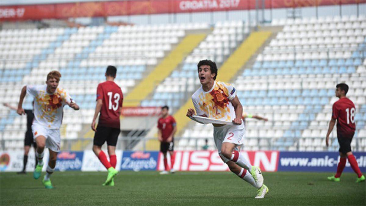 España remontó ante Turquía con tres goles azulgranas