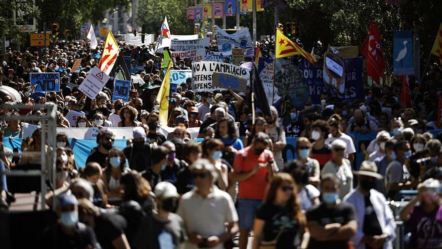 Clam a Barcelona contra l’ampliació de l’aeroport del Prat