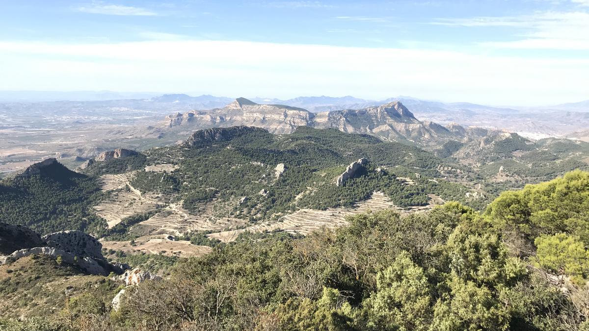 Vista panorámica de la sierra del Cid, una zona de gran actividad sísmica en la provincia.