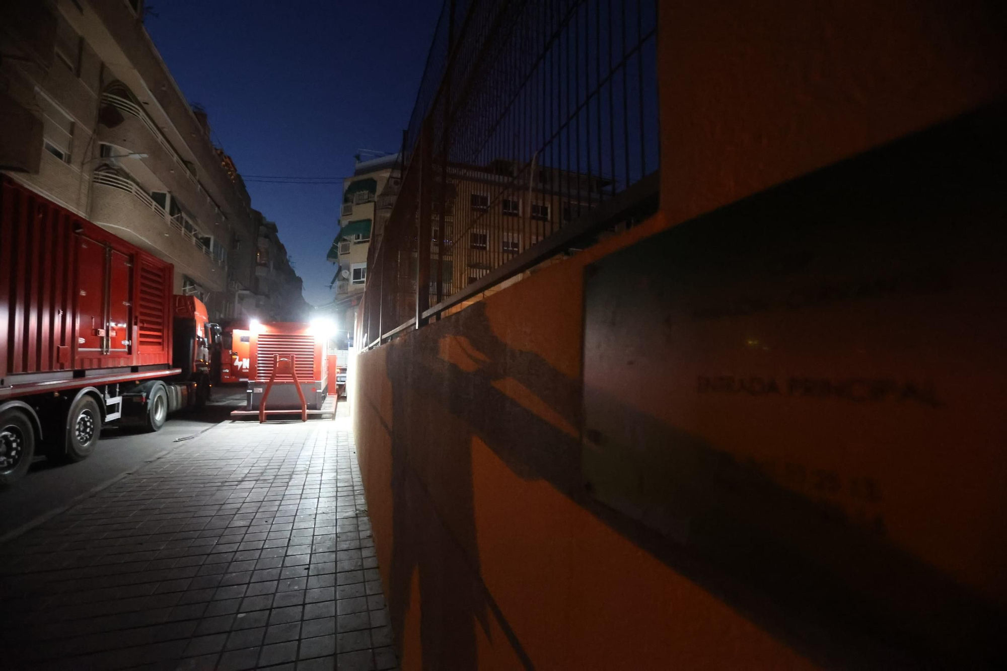 Incendio de generadores y corte de luz por una avería en el barrio de Carolinas