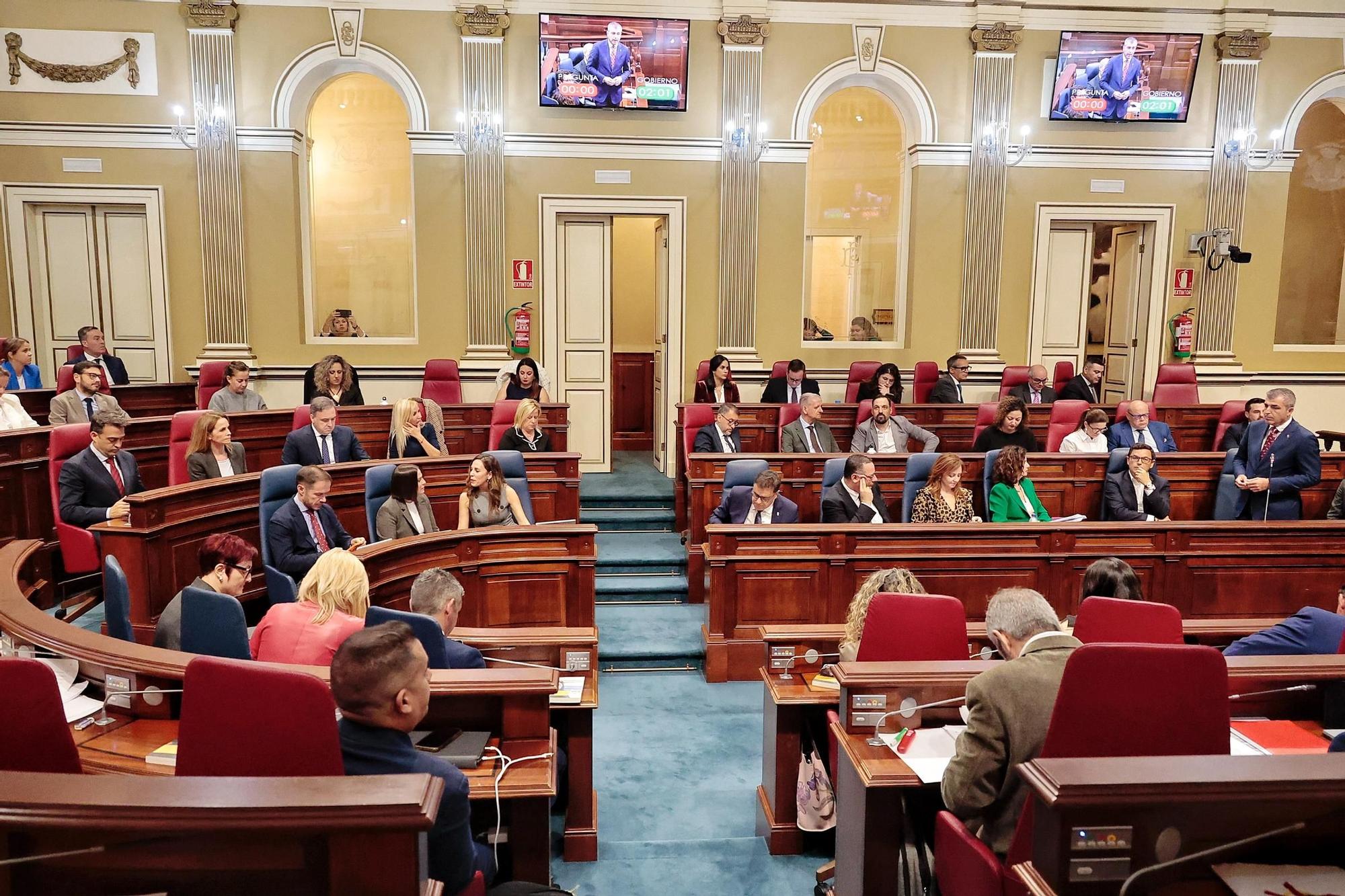 Pleno del Parlamento de Canarias