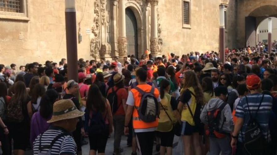 La Senda del Poeta arranca con 2.500 personas en Orihuela