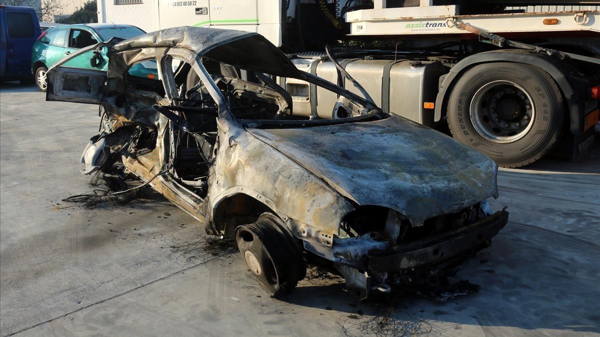 zentauroepp41209956 el cotxe que s ha incendiat a l accident mortal de l ap 7 d 171206101424