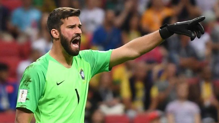 Alisson Becker, en un partido del Mundial con Brasil.