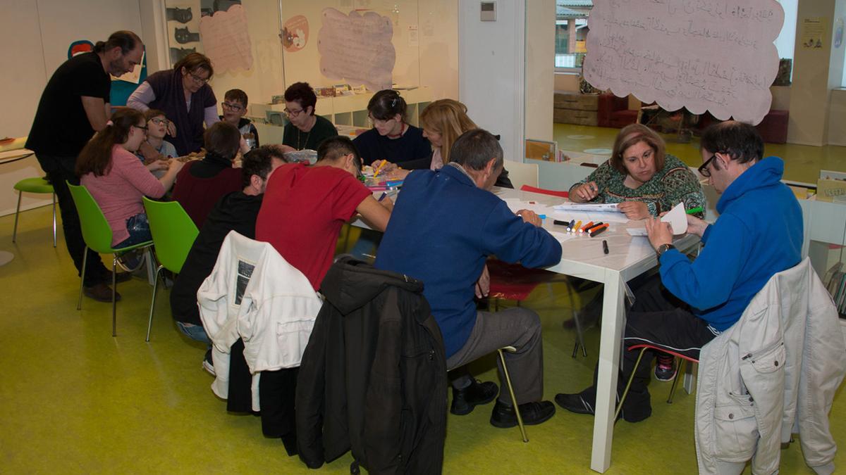 Una actividad en la biblioteca de Rubí.