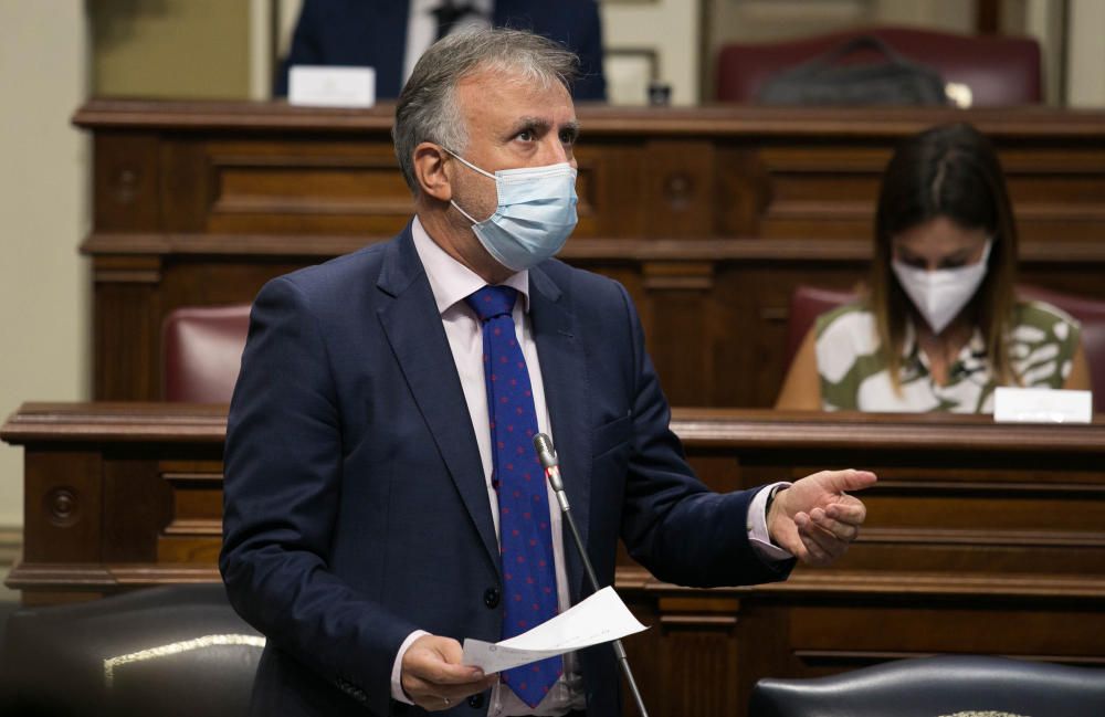 El Parlamento de Canarias acogió la sesión.