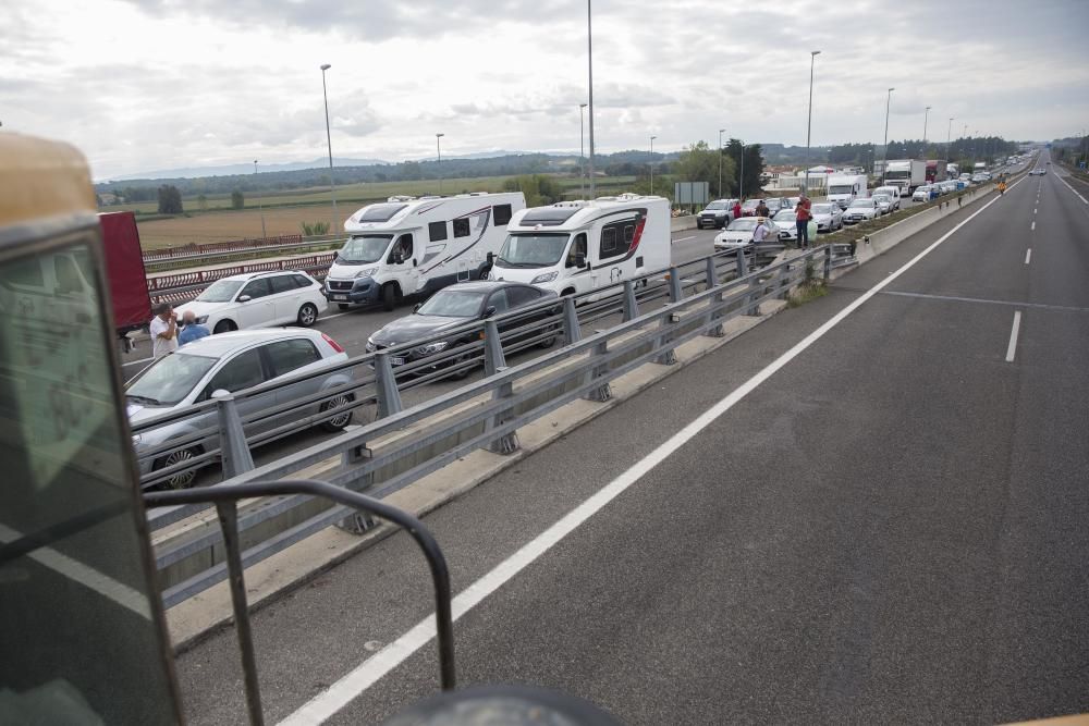 Tallen els accessos a l'aeroport de Girona