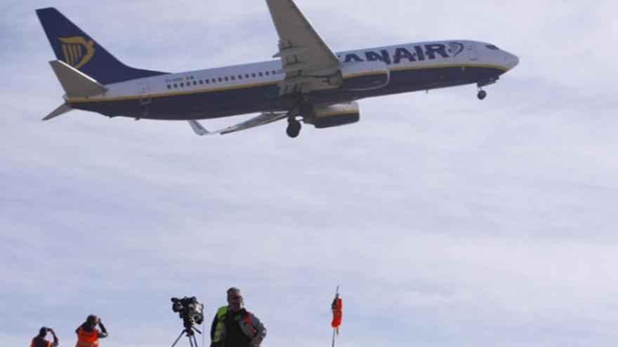 L&#039;aeroport de Girona no aixeca el vol a causa del conflicte amb Ryanair.