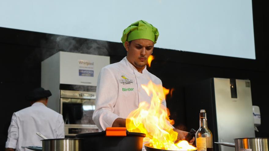 Tres estudiantes de Hecansa ganan el 7º Campeonato de Jóvenes Cocineros de Canarias 2022