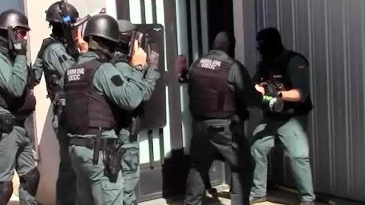 Imagen de archivo agentes especiales de la Guardia Civil en una intervención contra el tráfico de drogas.