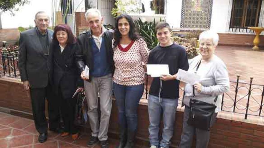 La presidenta Florencia Calvo, en el centro, con los socios que viajarán a Zamora.