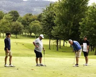 Un día con buenos resultados en el Torneo de Golf de LA NUEVA ESPAÑA