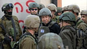 El primer ministro israeli visita las tropas en Gaza