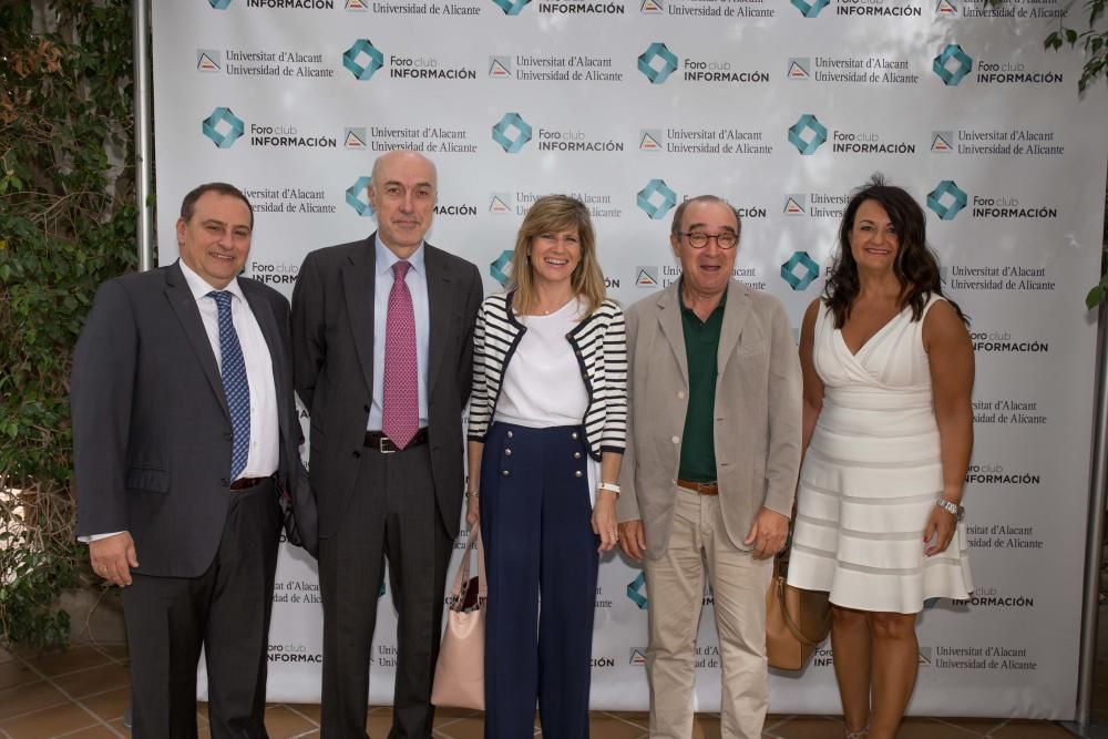 De izquierda a derecha: Juan Ramón Gil; Juan Antonio López Ruiz de Zuazo; Cristina Rodes; Antonio Mayor y Nuria Montes