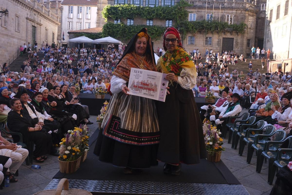 Premiados do desfile do Día do Traxe Galego nas Festas do Apóstolo Premiados do desfile do Día do Traxe Galego nas Festas do Apóstolo