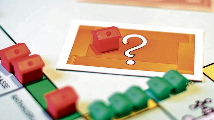 Bei Monopoly entsprechen die roten Häuschen eher den Objekten wohlhabender Ausländer, die grünen sind eher etwas für einheimische Käufer.