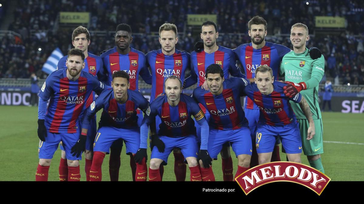 Los jugadores antes de empezar el partido