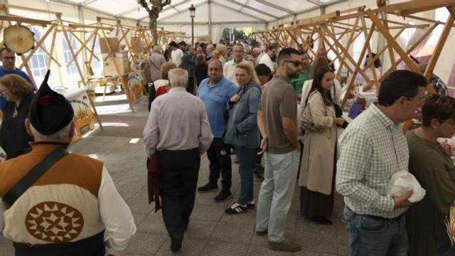Ambiente en la Feria de la Miel.