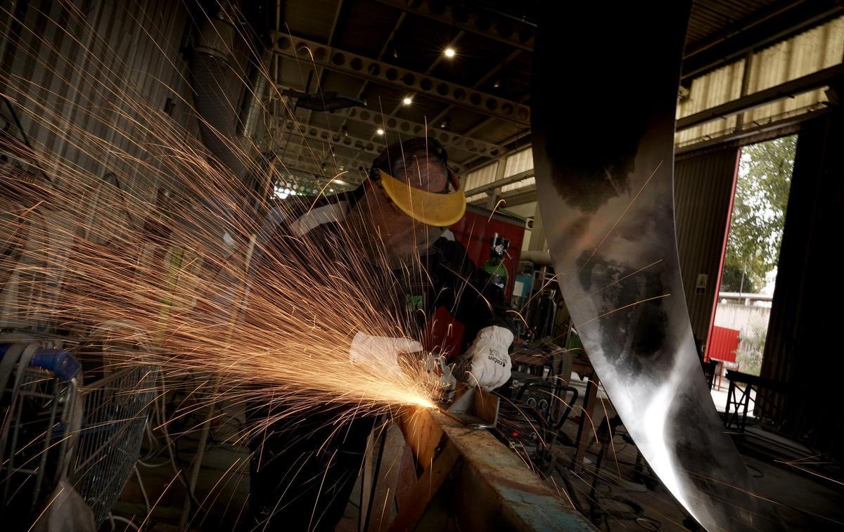 La escultura en honor a los Hermanos de la Lejía, realizada por el escultor Ramón Conde por encargo de Selva García Pomes, sobrina de los fusilados, en la Fundición Capa, en Madrid, donde está guardada.