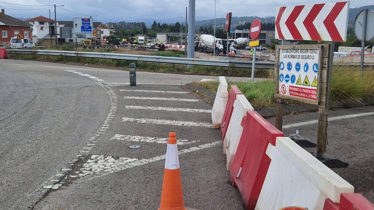 La rotonda de San Miguel de la Barreda que conectará con la autovía de Bobes.