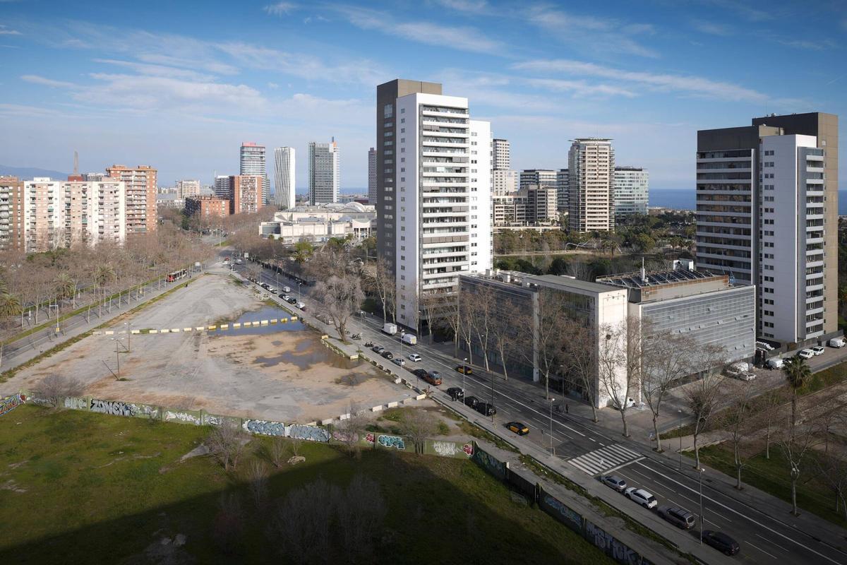 Solar en la avenida Diagonal con la calle Llull, que acogerá una promoción de viviendas públicas.