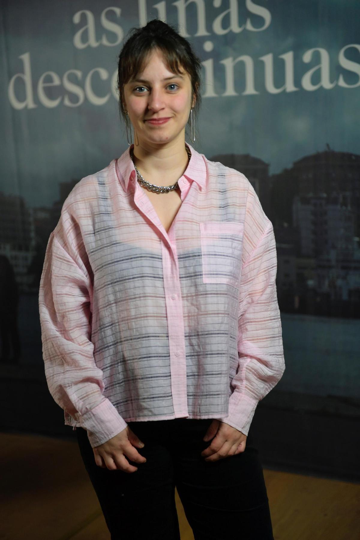 Anxos Fazáns, directora de "As liñas discontinuas", dobre premiada no Festival de Cine de Gijón.