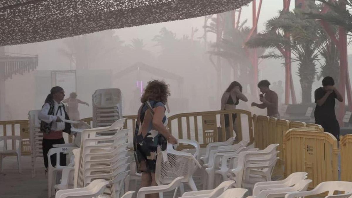 El brusco 'esclafit' térmico que se produjo este viernes en Vinaròs generó fuertes rachas de viento y un incremento de 10ºC en menos de una hora.