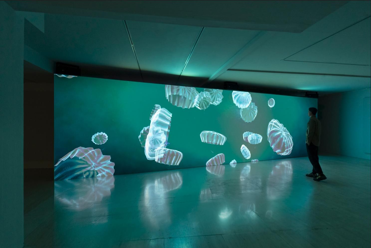 Wu Tsang, 'De ballenas' (2023), la instalación en torno a 'Moby Dick' que se puede ver en el Museo Thyssen-Bornemisza.