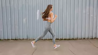 Desde sujetadores deportivos hasta la esterilla perfecta para yoga, Amazon Prime Day 2025 rebaja los mejores artículos para deportistas