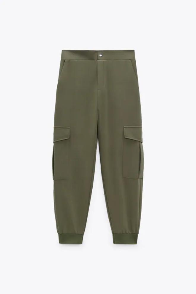 Pantalón cargo con puño de Zara (precio: 22,95 euros)