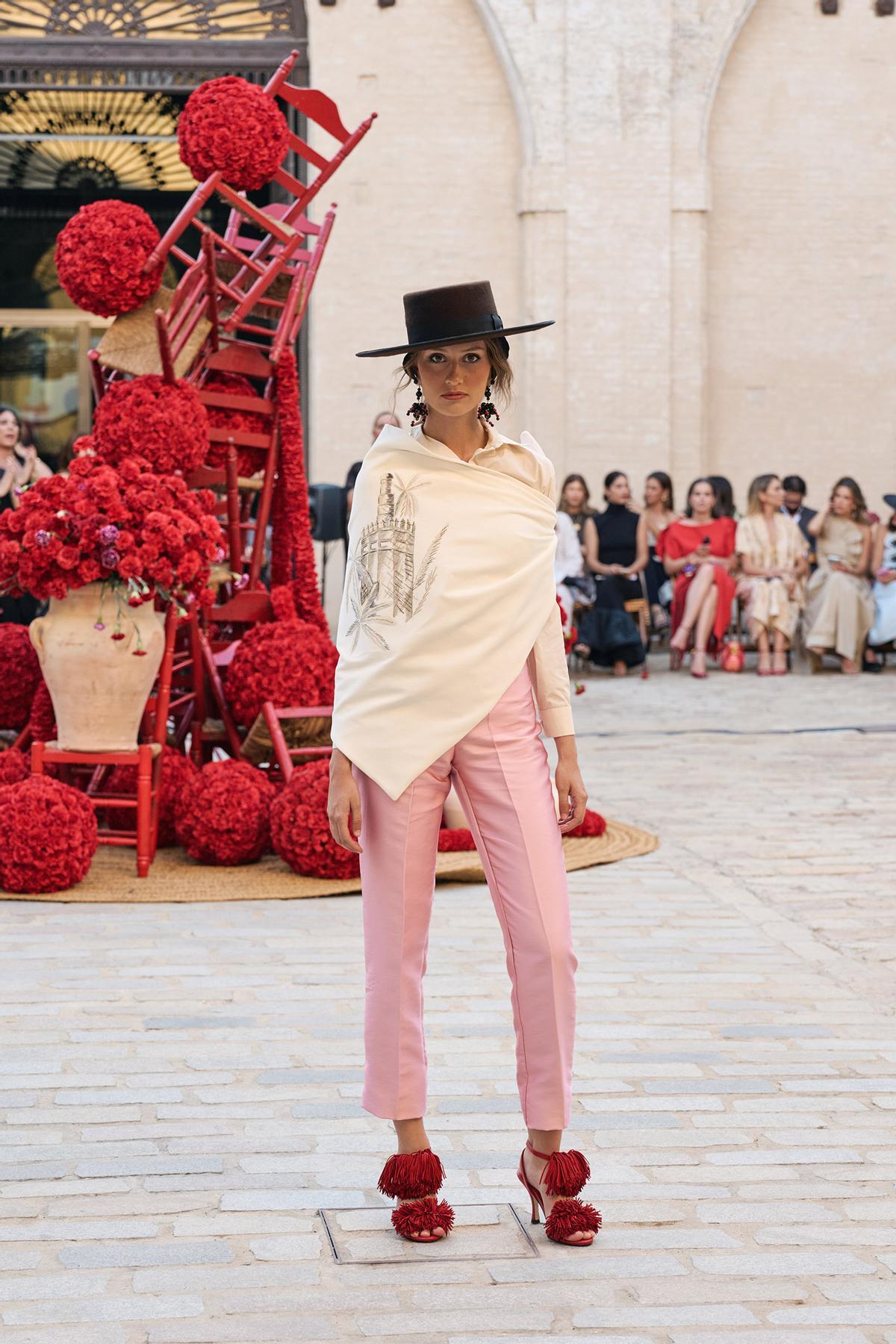 Todas las imágenes del desfile de Fabio Encinar en la Real Fábrica de Artillería de Sevilla