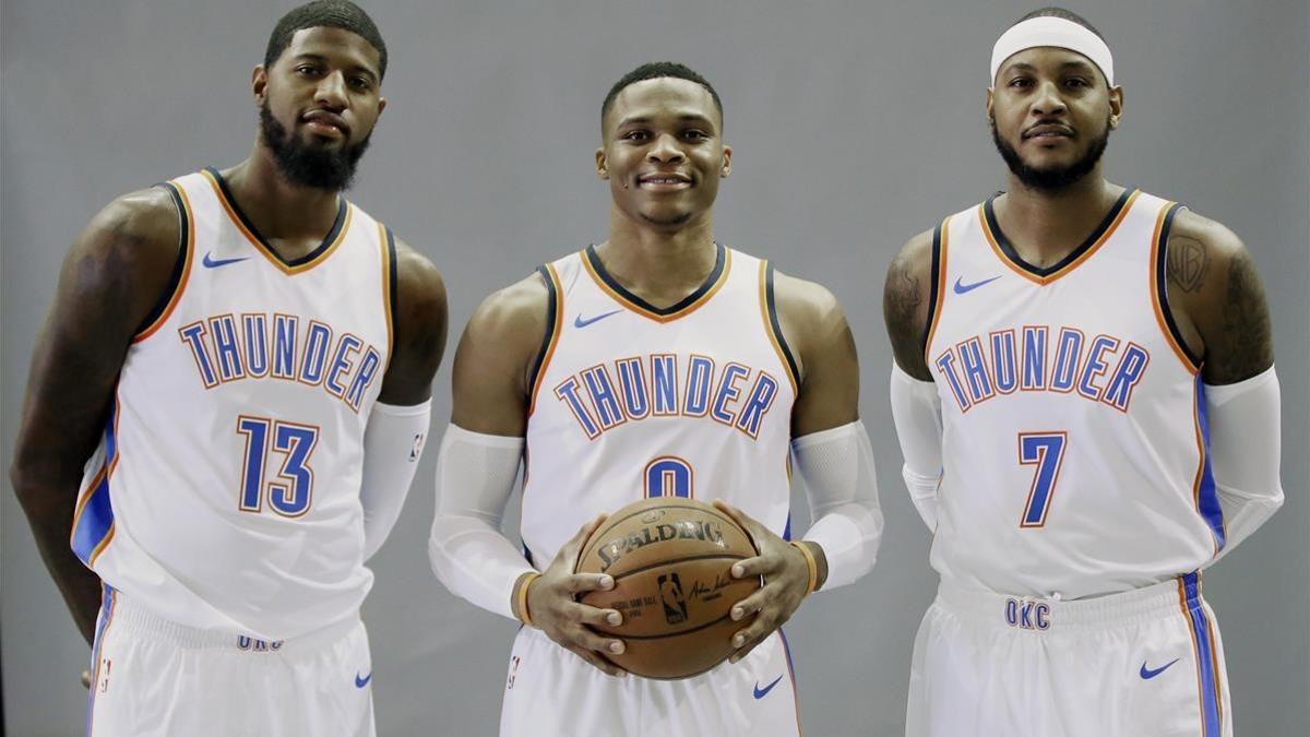Paul George. Russell Westbrook y Carmelo Anthony, de los Oklahoma Thunder.