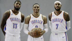 Paul George. Russell Westbrook y Carmelo Anthony, de los Oklahoma Thunder.