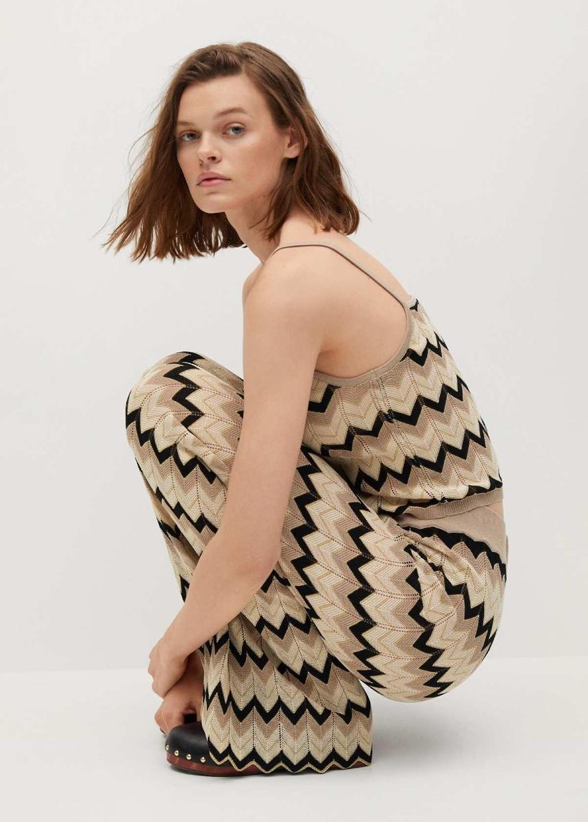 Conjunto de punto calado con estampado en zigzag, de Mango