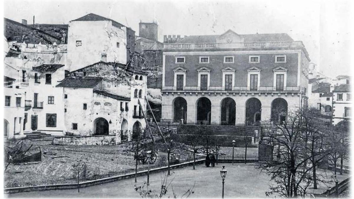 Plaza Mayor de Cáceres en el pasado.
