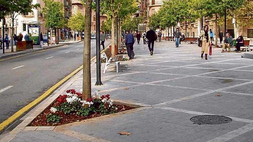 Vía Roma se ha convertido en una prolongación de la Rambla.