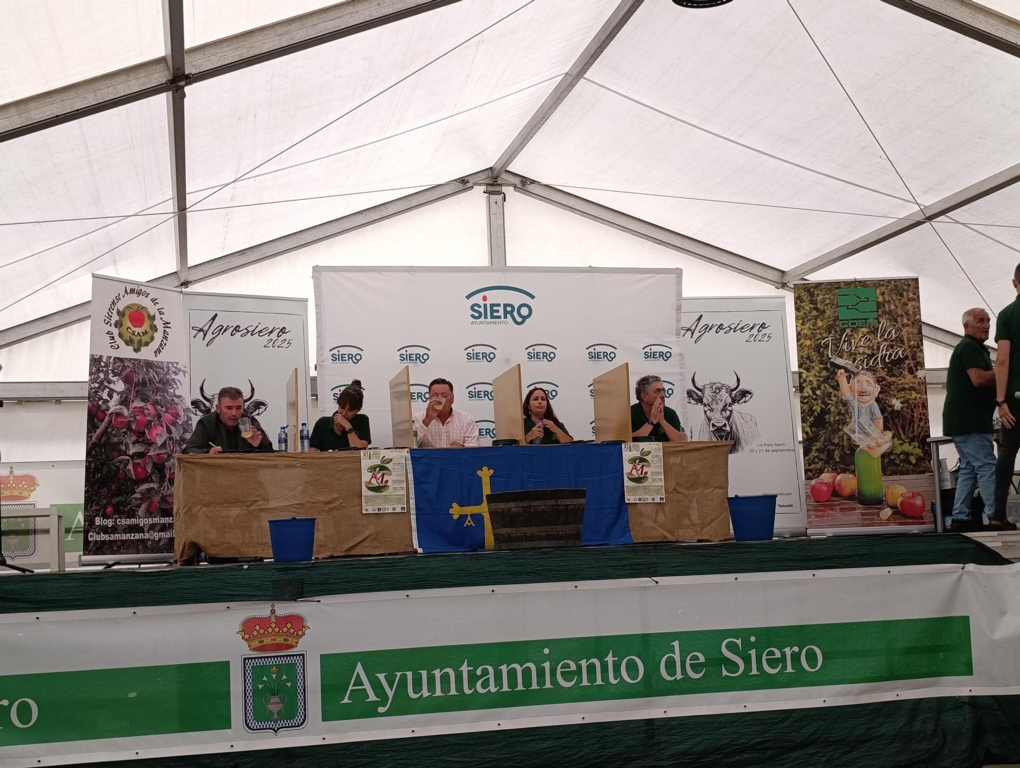 Miguel Ángel Pereda y José Manuel Sánchez, ganadores de los concursos de sidra de Agrosiero