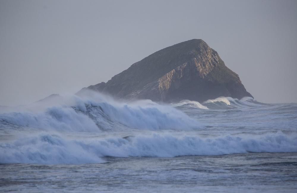 Temporal de viento y oleaje en Asturias