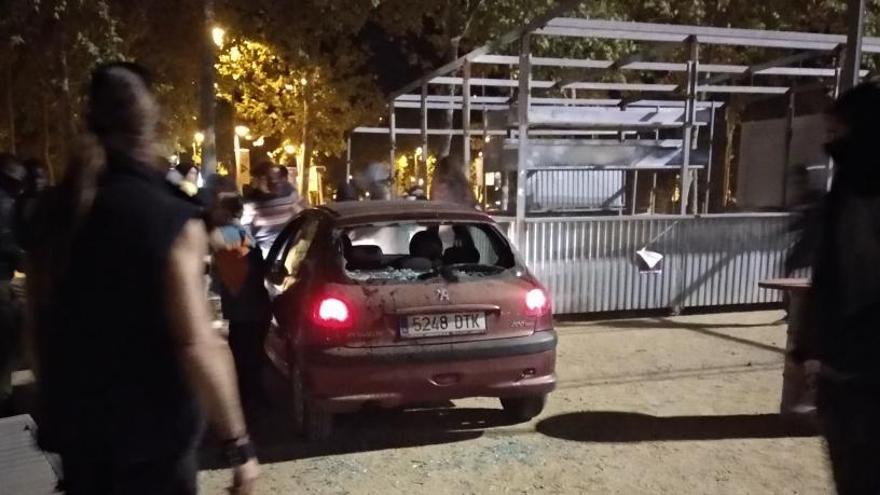 Destrossen el cotxe d&#039;un home que defensava la barraca de Salsa Jove a Girona
