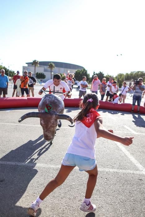 Cornadas de diversión en la Feria del Ganado de Do