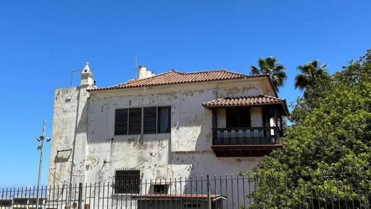 La Casa Menéndez, antes del comienzo de los trabajos.