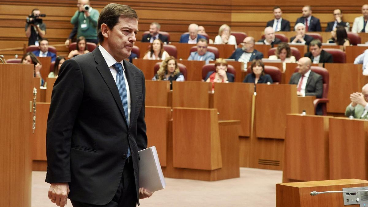 El presidente de Castilal y León, en las Coretes regionales.