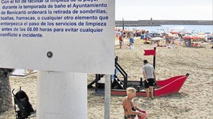 Benicarló multará con hasta 750 € la reserva de playa con sombrillas