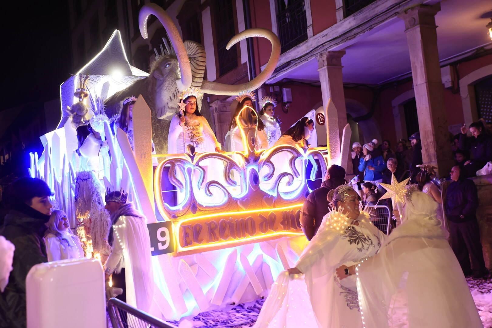 EN IMÁGENES: Así fue el espectacular 37.º Descenso de Galiana en el Antroxu de Avilés
