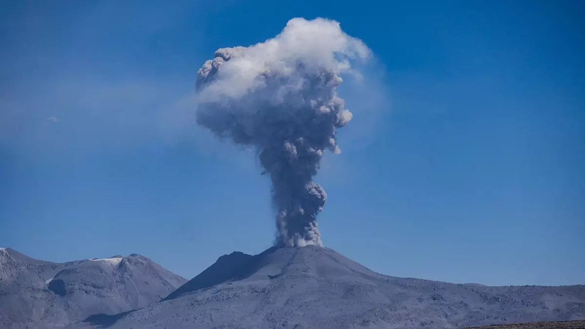 El cambio climático reactivará volcanes inactivos situados bajo el hielo