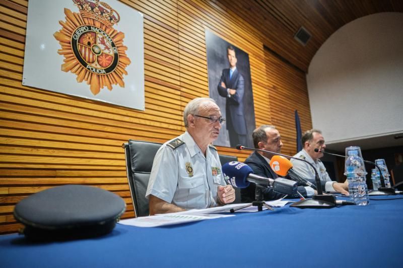 Presentación de policías nacionales en prácticas