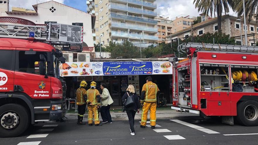 Sofocado un incendio en la cocina de un restaurante en Palma