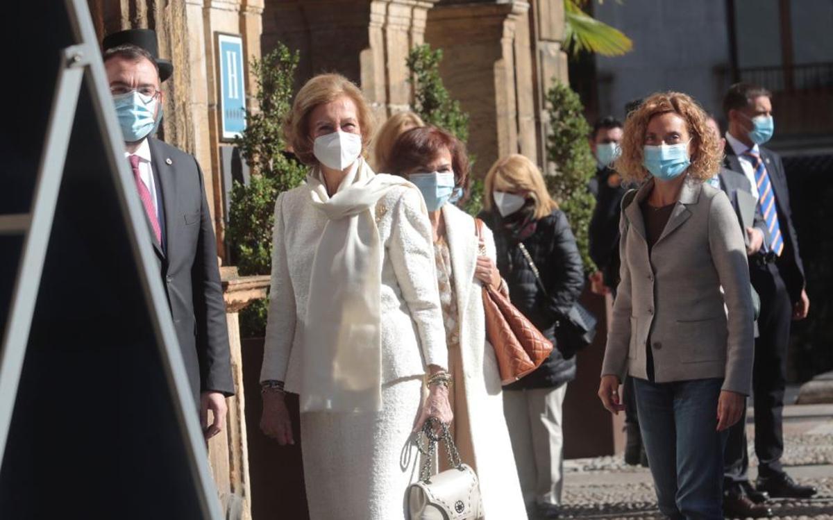 La Reina, Doña Sofía, a su llegada a Oviedo La Reina, Doña Sofía, a su llegada a Oviedo